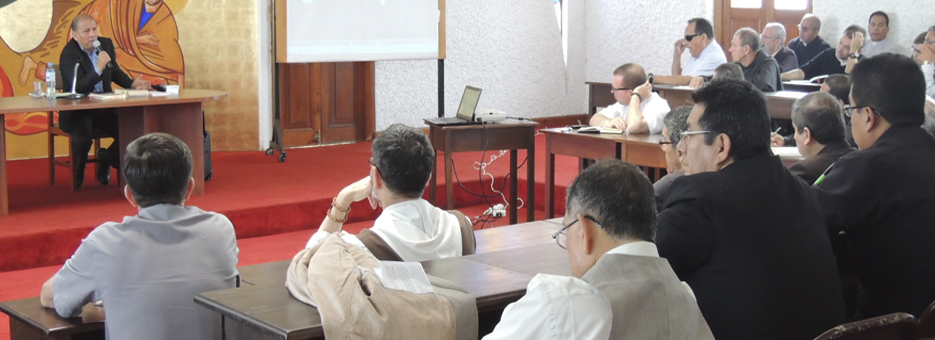 Especialista en temas de defensa de la vida ofreció conferencia a sacerdotes del Callao 